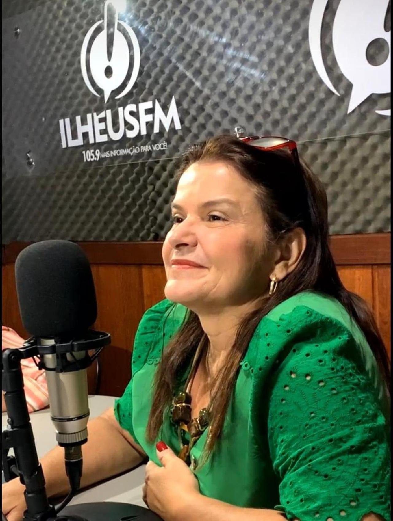 “SÃO 15 MIL VALES, 15 MIL KITS, E ESTÁ GARANTIDO PARA QUEM ESTIVER DENTRO DO PERFIL”, DIZ SAYONARA MACHADO SOBRE O KIT NATALINO EM ILHÉUS