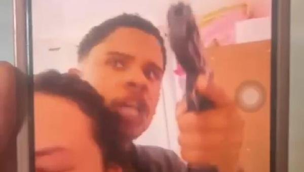 HOMEM MANTÉM MULHER REFÉM NO CONDOMÍNIO MORADA DO PORTO, EM ILHÉUS