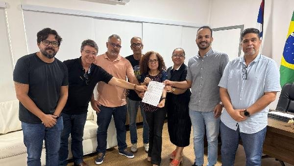 PREFEITURA DE ILHÉUS FIRMA ACORDO DE REAJUSTE SALARIAL 