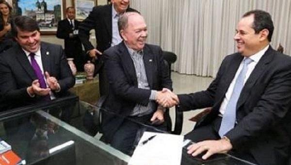 LEAL ASSUME GOVERNO DA BAHIA NO DOMINGO