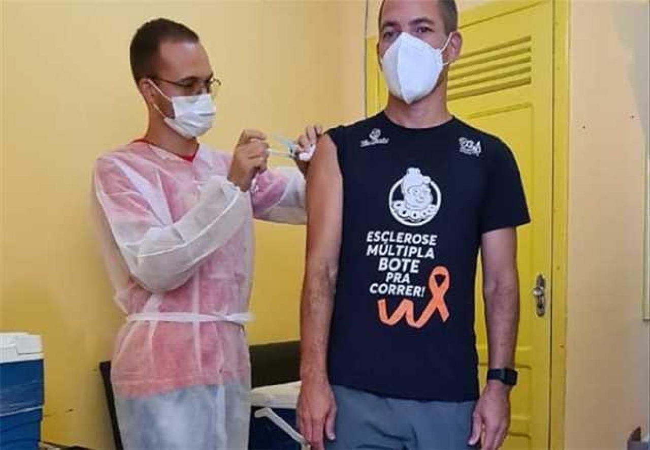 CERCA DE 130 MIL ILHEENSES RECEBERAM AS DUAS DOSES CONTRA A COVID-19 CERCA DE 130 MIL ILHEENSES RECEBERAM AS DUAS DOSES CONTRA A COVID-19