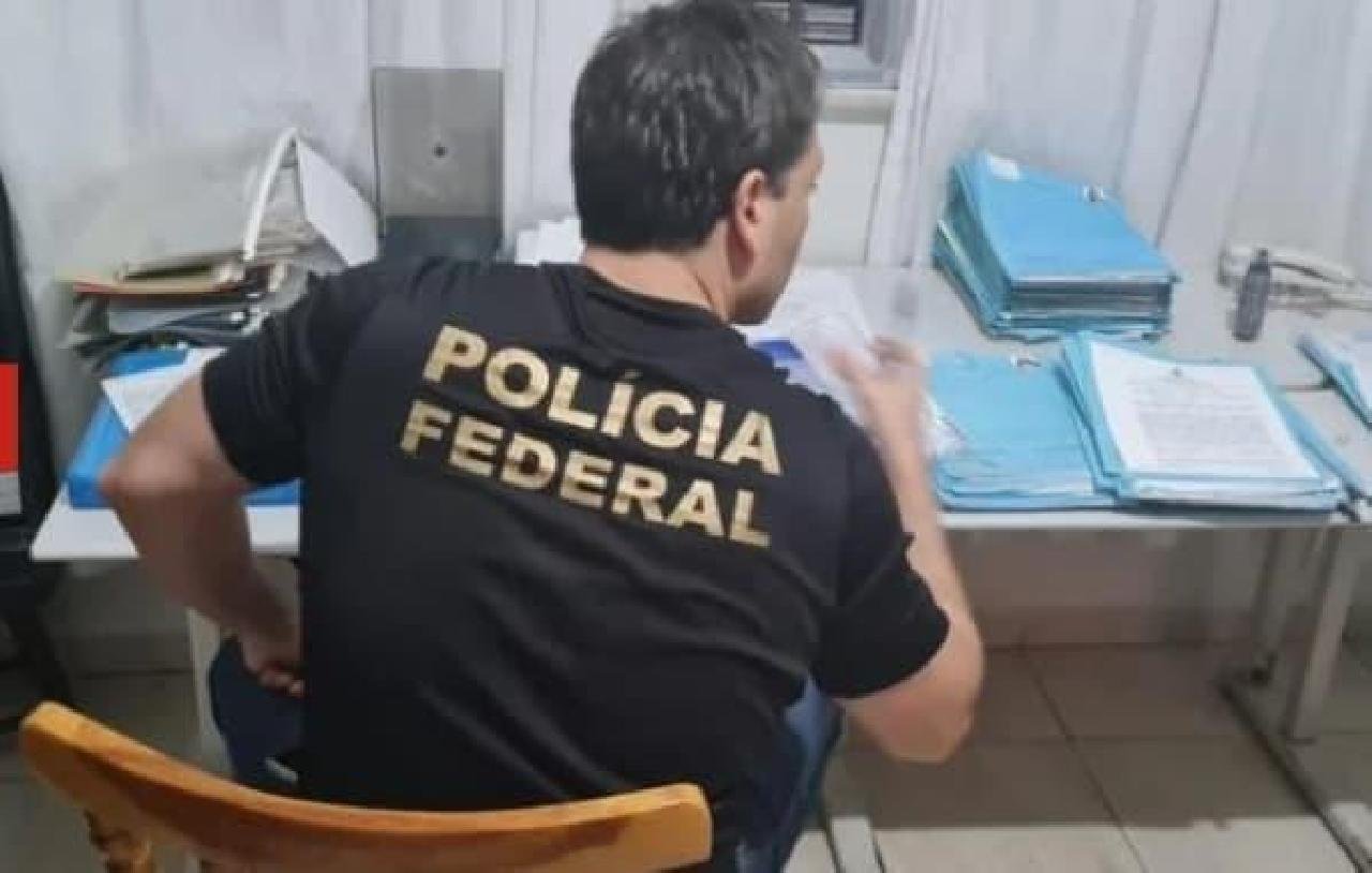 FALSOS MÉDICOS COMPRARAM DIPLOMA POR ATÉ R$ 400 MIL; MAIORIA DOS REGISTROS ERAM DA UNEB FALSOS MÉDICOS COMPRARAM DIPLOMA POR ATÉ R$ 400 MIL; MAIORIA DOS REGISTROS ERAM DA UNEB