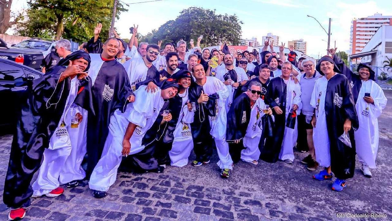 BLOCO 'OS CARETAS' SAIRÁ NA AVENIDA NO DOMINGO BLOCO 'OS CARETAS' SAIRÁ NA AVENIDA NO DOMINGO