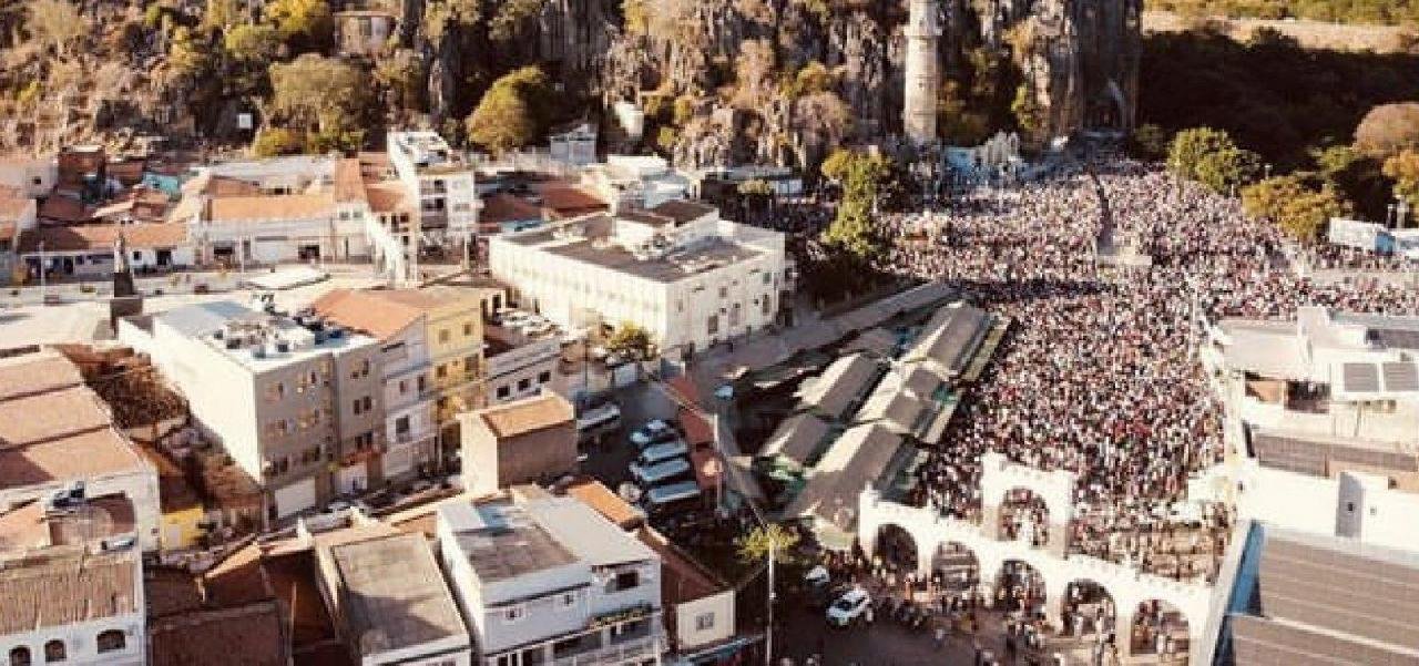 DURANTE MISSA DE 332 ANOS, ROMARIA DE BOM JESUS DA LAPA É RECONHECIDA COMO PATRIMÔNIO CULTURAL IMATERIAL DURANTE MISSA DE 332 ANOS, ROMARIA DE BOM JESUS DA LAPA É RECONHECIDA COMO PATRIMÔNIO CULTURAL IMATERIAL