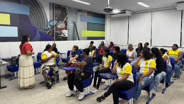 QUALIFICAÇÃO PROFISSIONAL AMPLIA OPORTUNIDADES PARA ESTUDANTES DA EJA EM ILHÉUS