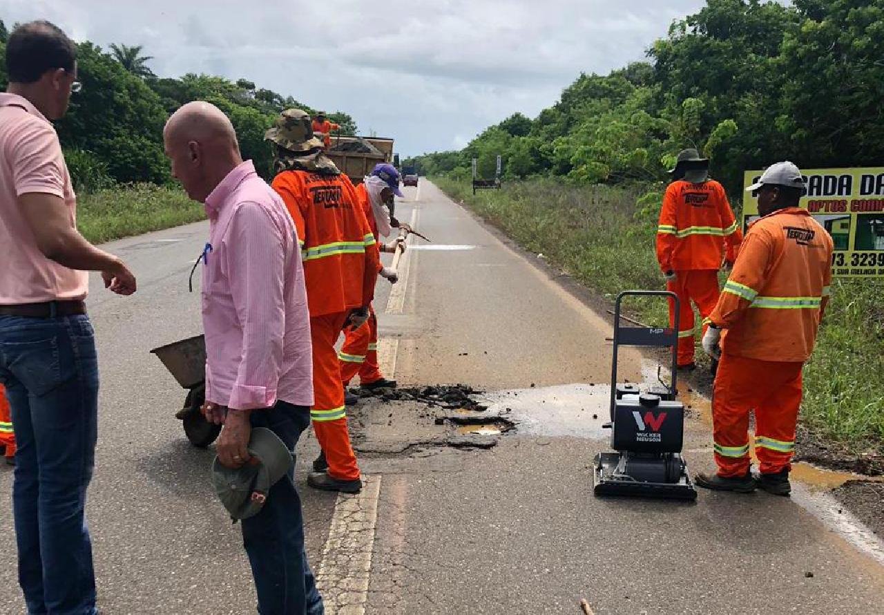 RODOVIAS ILHÉUS-ITACARÉ, ILHÉUS-URUÇUCA E ILHÉUS-BUERAREMA RECEBEM MANUTENÇÃO RODOVIAS ILHÉUS-ITACARÉ, ILHÉUS-URUÇUCA E ILHÉUS-BUERAREMA RECEBEM MANUTENÇÃO