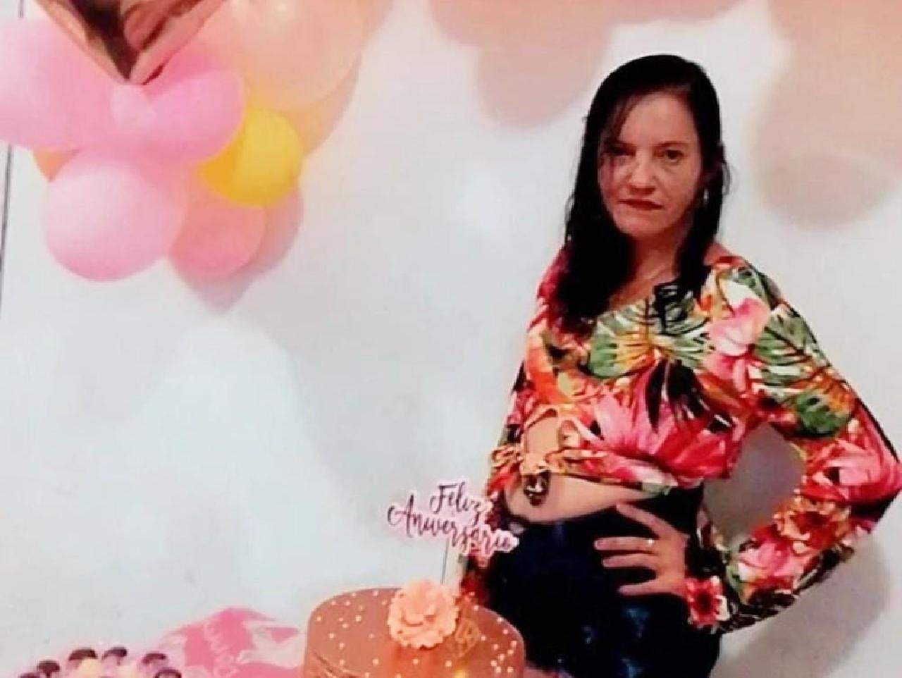 ADOLESCENTE DE 15 ANOS É APREENDIDO SUSPEITO DE MATAR MÃE A FACADAS EM VEREDA ADOLESCENTE DE 15 ANOS É APREENDIDO SUSPEITO DE MATAR MÃE A FACADAS EM VEREDA