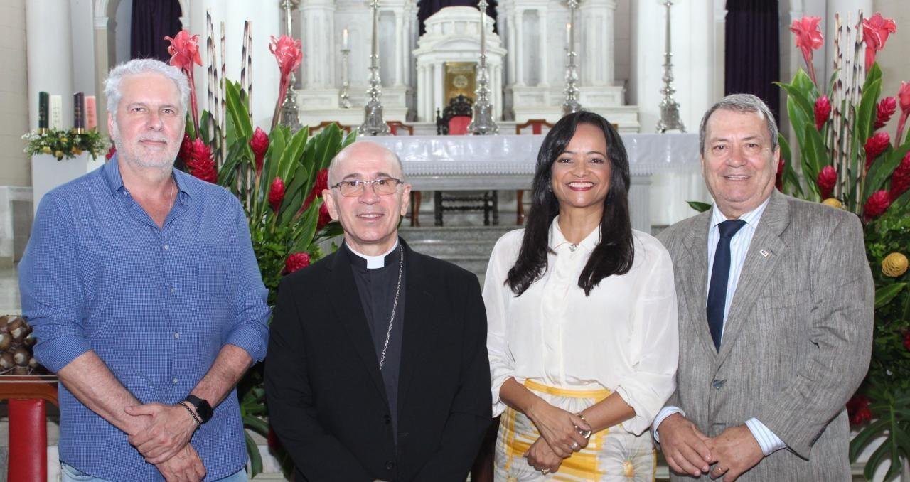 GOVERNO VALDERICO E WANESSA APOIA CAMPANHA PARA RESTAURAÇÃO DA CATEDRAL DE ILHÉUS GOVERNO VALDERICO E WANESSA APOIA CAMPANHA PARA RESTAURAÇÃO DA CATEDRAL DE ILHÉUS