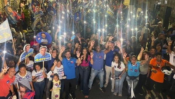 MULTIDÃO ACOMPANHA VALDERICO EM ATO DO TIME DE ACM NETO E LOTA AVENIDA PRINCESA ISABEL A 10 DIAS DAS ELEIÇÕES