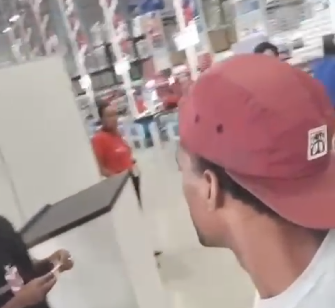 CLIENTE DENÚNCIA ABORDAGEM DISCRIMINATÓRIA NO MIX MATEUS DE ILHÉUS CLIENTE DENÚNCIA ABORDAGEM DISCRIMINATÓRIA NO MIX MATEUS DE ILHÉUS