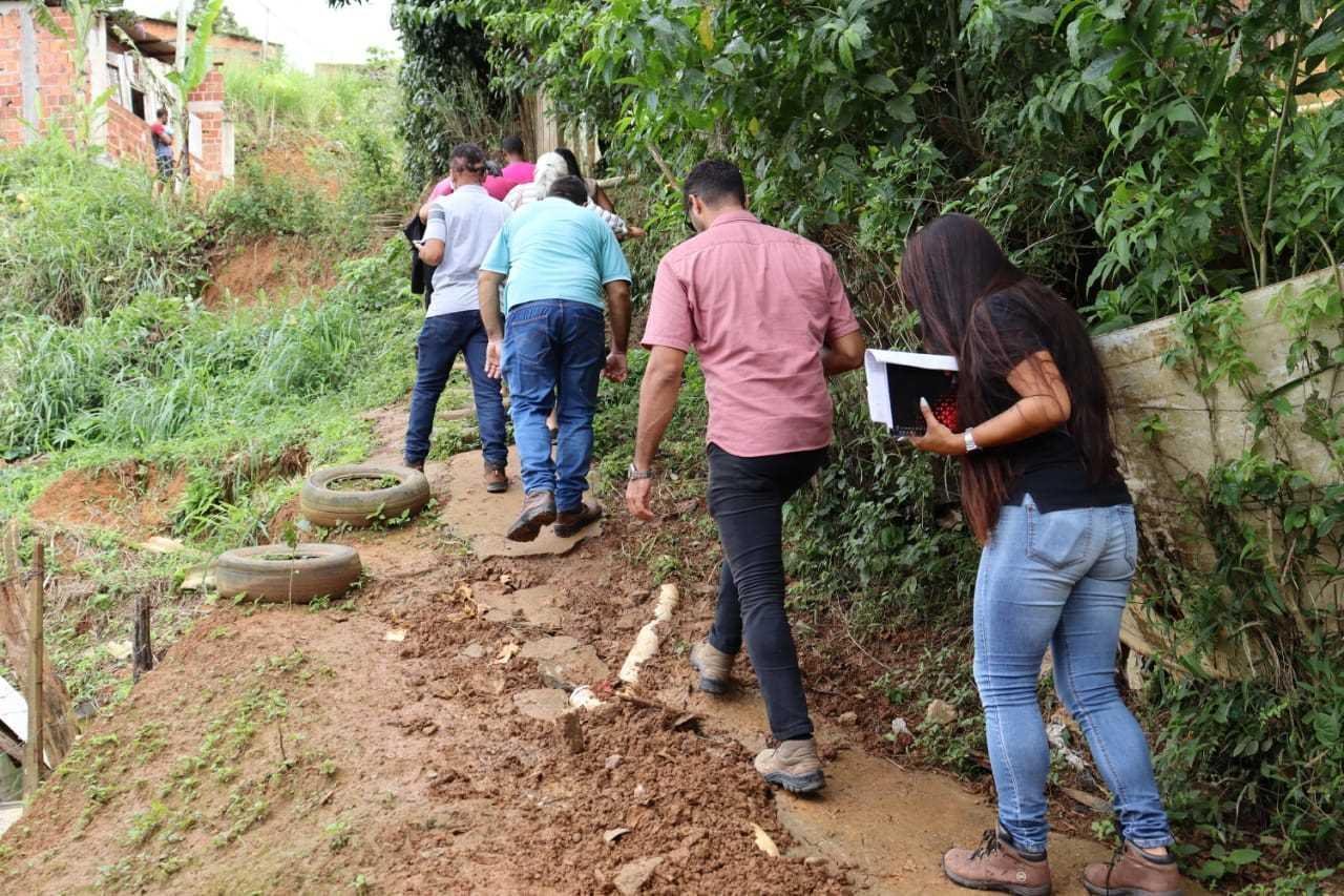 CAMINHO DOS ALTOS: PREFEITURA REALIZA VISITA TÉCNICA AO ALTO DA ESPERANÇA CAMINHO DOS ALTOS: PREFEITURA REALIZA VISITA TÉCNICA AO ALTO DA ESPERANÇA