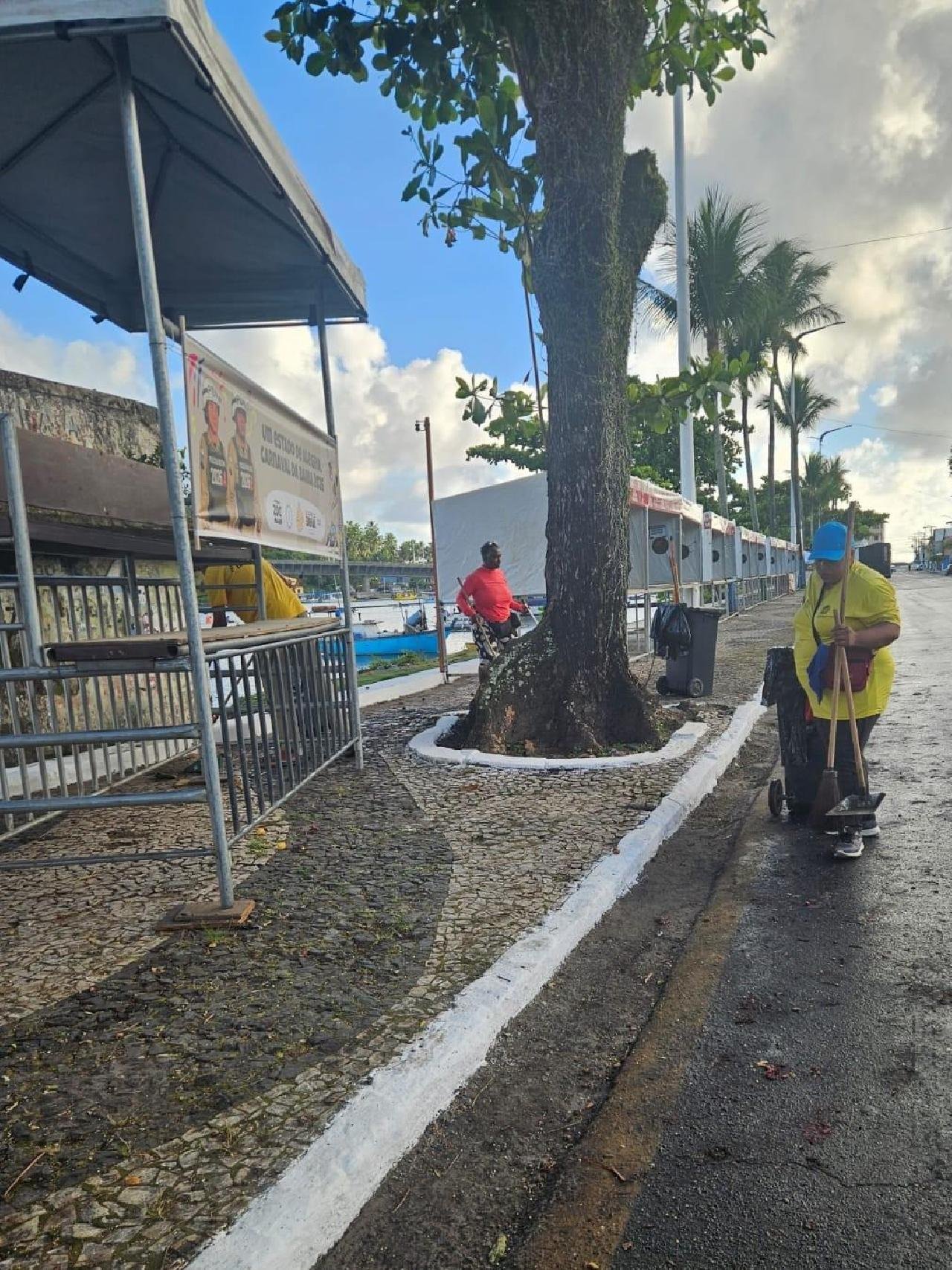 FORÇA-TAREFA DE LIMPEZA É REALIZADA NO PONTAL PARA O CARNAVAL 2026