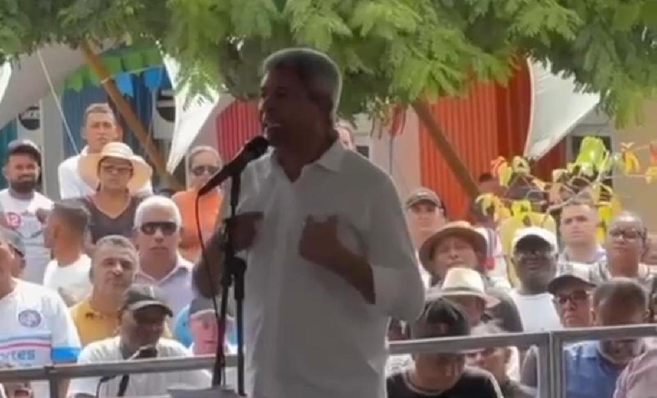 SE REFERINDO AOS RECURSOS DO ESTADO, JERÔNIMO RODRIGUES DECLARA EM SOLENIDADE QUE SÓ DARÁ "GRATIDÃO E CORAÇÃO" A QUEM O APOIOU SE REFERINDO AOS RECURSOS DO ESTADO, JERÔNIMO RODRIGUES DECLARA EM SOLENIDADE QUE SÓ DARÁ "GRATIDÃO E CORAÇÃO" A QUEM O APOIOU