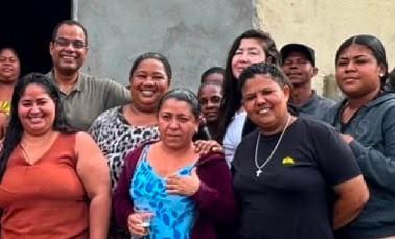 EM ITABUNA, MORADORES DO MARIA PINHEIRO RECEBEM MAGNO LAVIGNE E APRESENTAM REIVINDICAÇÕES