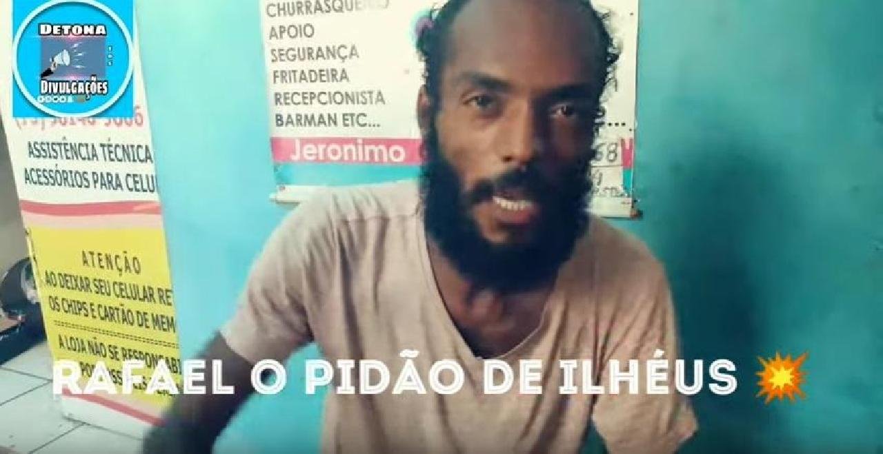 "RAFAEL, O PIDÃO DE ILHÉUS" GRAVA VÍDEO CANTANDO E VAI PARAR NO YOUTUBE