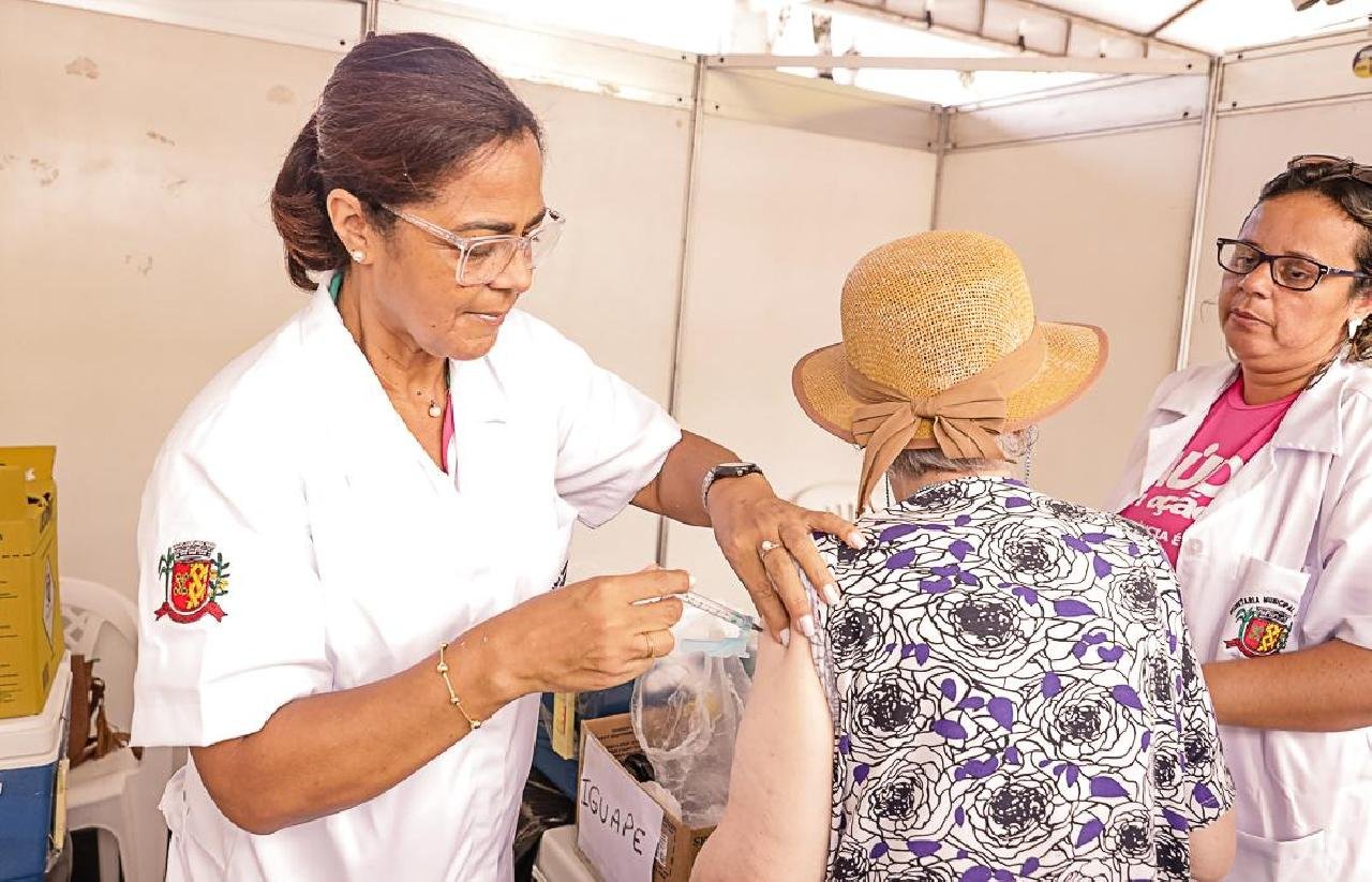 PLANTÃO REFORÇA VACINAÇÃO CONTRA INFLUENZA NESTE SÁBADO PLANTÃO REFORÇA VACINAÇÃO CONTRA INFLUENZA NESTE SÁBADO