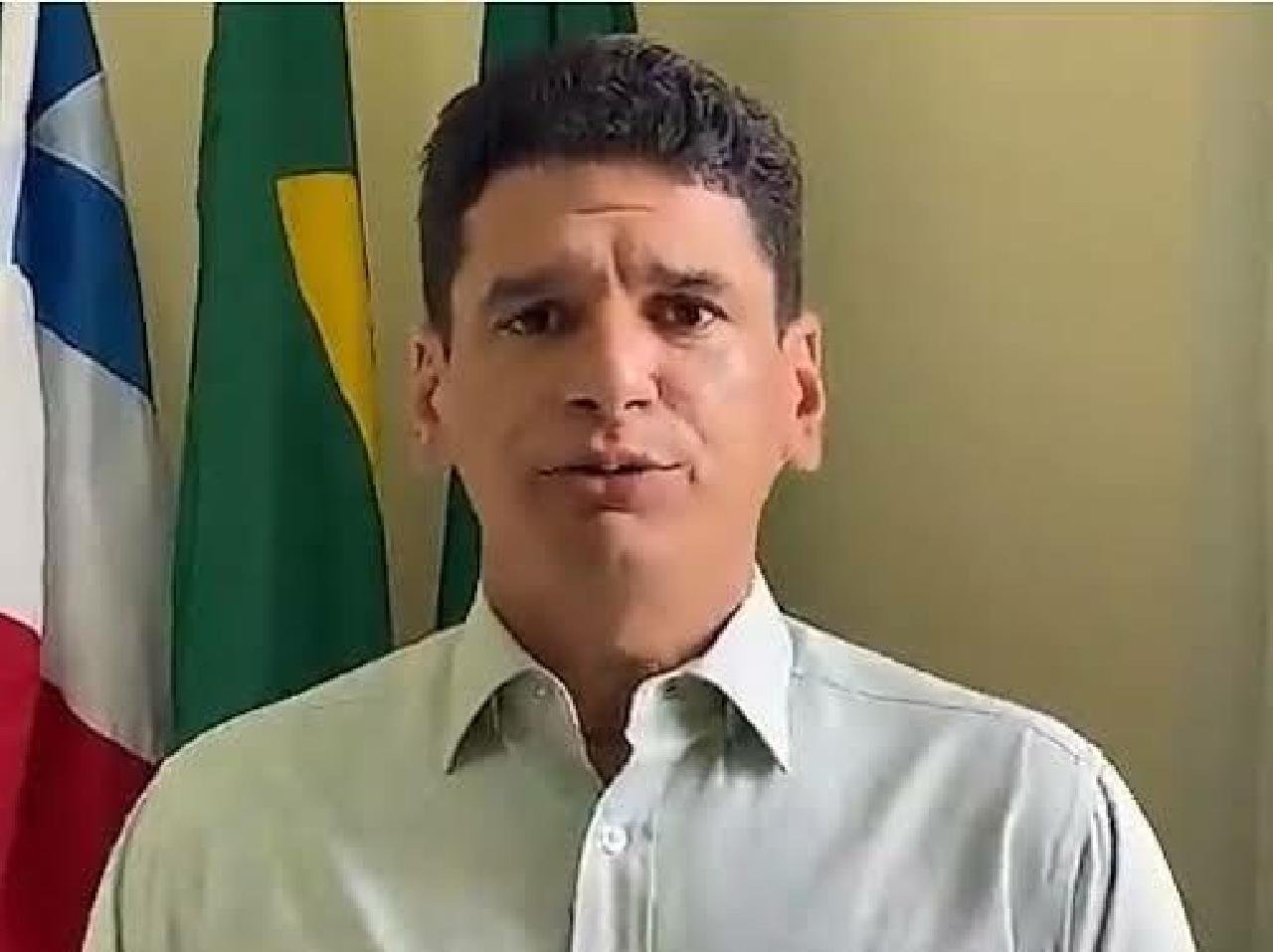 PREFEITO DE MURITIBA É BALEADO NO PESCOÇO ENQUANTO FAZIA VIDEOCHAMADA COM NOIVA 