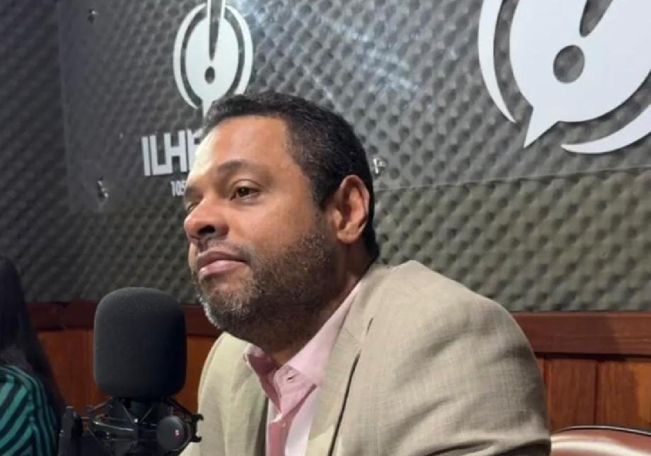 JACSON CUPERTINO CRITICA PEDIDOS DE INTERVENÇÃO E DEFENDE RESPEITO À SOBERANIA DO BRASIL