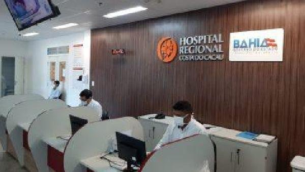 PROFISSIONAIS DO HOSPITAL COSTA DO CACAU ORIENTAM FAMÍLIAS E PROPORCIONAM ATENDIMENTO ACOLHEDOR