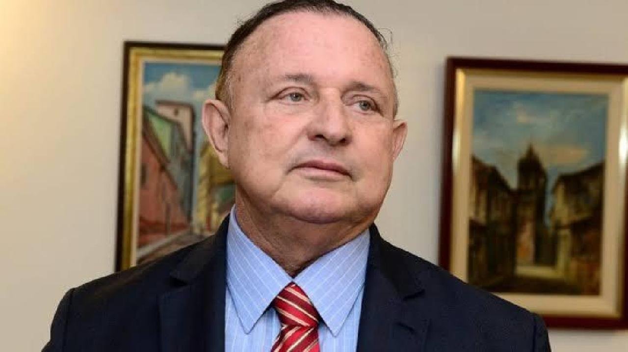 PRESIDENTE DA ASSEMBLEIA LEGISLATIVA DA BAHIA CRÍTICA MODELO DE INDICAÇÕES PARA TRIBUNAIS DE CONTAS " NO BRASIL É ASSIM" PRESIDENTE DA ASSEMBLEIA LEGISLATIVA DA BAHIA CRÍTICA MODELO DE INDICAÇÕES PARA TRIBUNAIS DE CONTAS " NO BRASIL É ASSIM"
