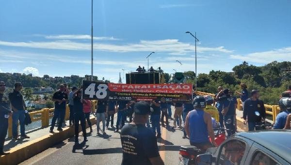 VÍDEO: POLÍCIA CIVIL FECHA PONTE EM ILHÉUS 