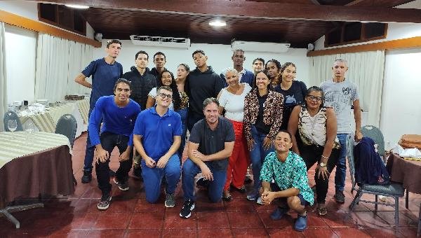 HOTEL JARDIM ATLÂNTICO CAPACITA GARÇONS EM SERVIÇO DE VINHOS E ELEVA PADRÃO DO TURISMO NO SUL DA BAHIA