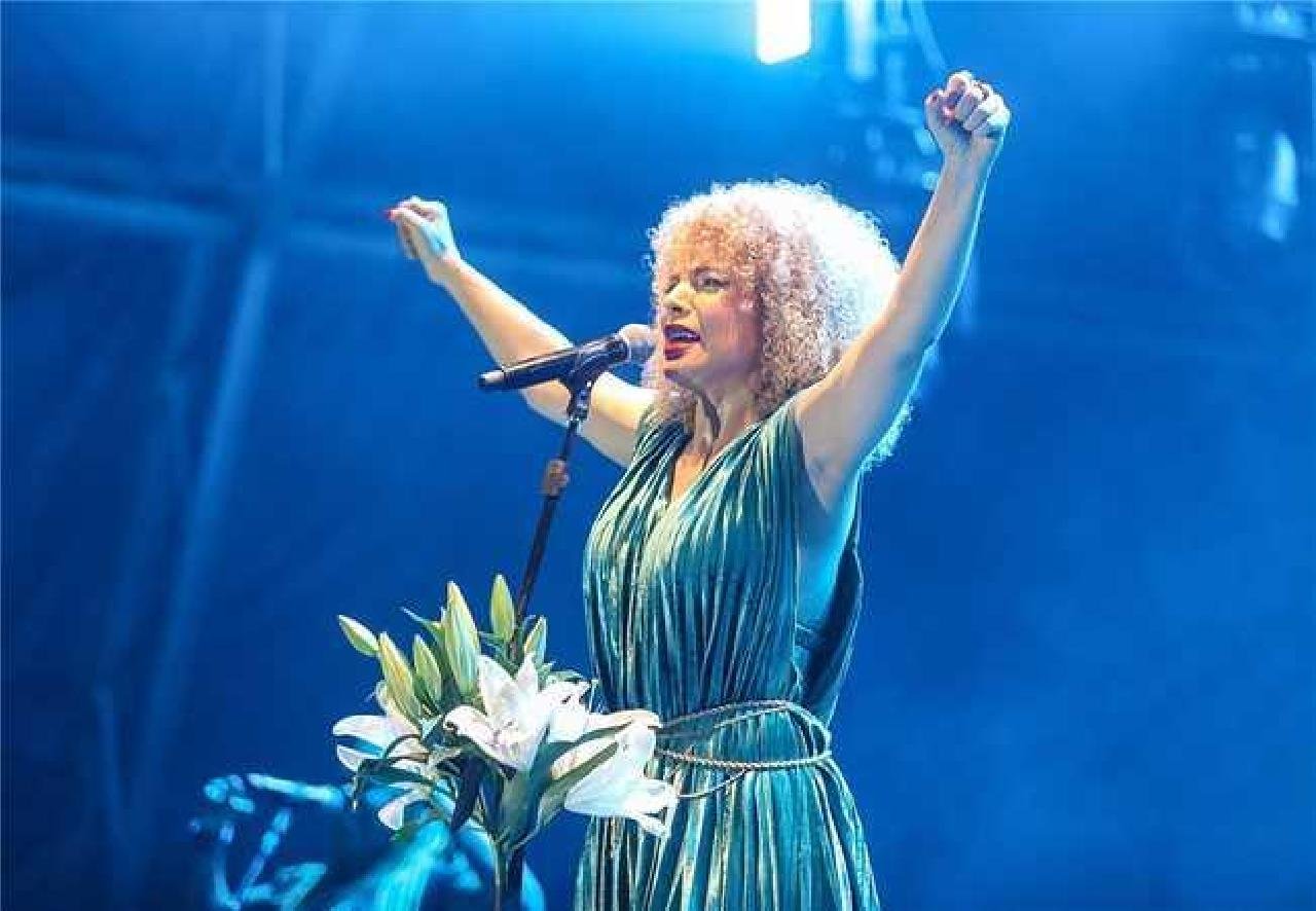 MARCHA E SHOW DE VANESSA DA MATA MARCARAM O DIA INTERNACIONAL DA MULHER EM ILHÉUS MARCHA E SHOW DE VANESSA DA MATA MARCARAM O DIA INTERNACIONAL DA MULHER EM ILHÉUS
