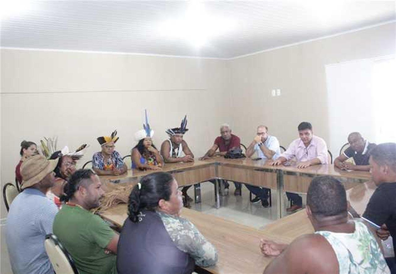 REUNIÃO COM LIDERANÇAS DEFINE ESTRATÉGIAS PARA MELHORIAS NAS ESTRADAS DE SAPUCAEIRA E ACUIPE DO MEIO REUNIÃO COM LIDERANÇAS DEFINE ESTRATÉGIAS PARA MELHORIAS NAS ESTRADAS DE SAPUCAEIRA E ACUIPE DO MEIO