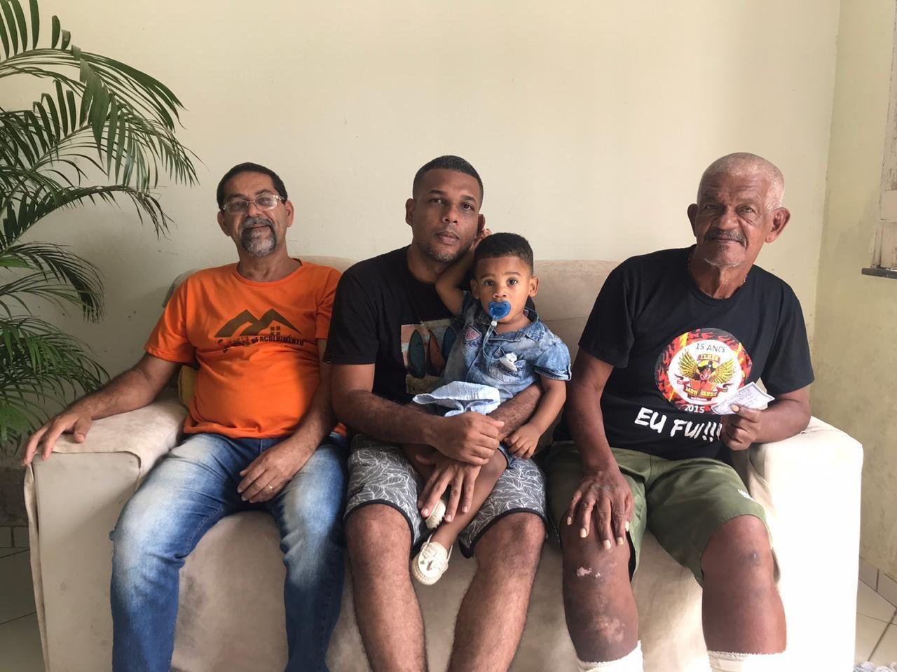 DEPOIS DE ANOS NAS RUAS DE ILHÉUS, IDOSO RETORNA AO CONVÍVIO FAMILIAR DEPOIS DE ANOS NAS RUAS DE ILHÉUS, IDOSO RETORNA AO CONVÍVIO FAMILIAR