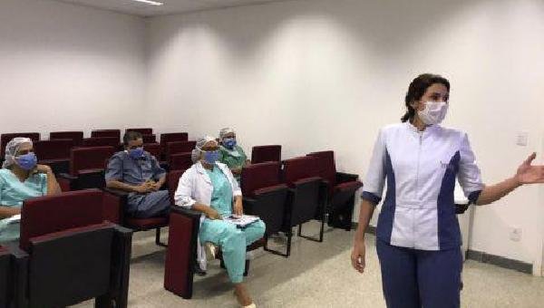  EQUIPE DO SERVIÇO DE ENDOSCOPIA DO HOSPITAL COSTA DO CACAU RECEBE TREINAMENTO PARA PREVENÇÃO DE INFECÇÕES E PROPAGAÇÃO DO NOVO CORONAVÍRUS