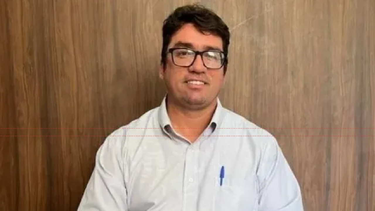 "EU NÃO RETIRO UMA VÍRGULA!". PREFEITO DE GONGOGI PEDE DESCULPAS À ESPOSA DE VEREADOR TÉRCIO E À POPULAÇÃO, MAS MANTÉM OFENSAS CONTRA PARLAMENTAR