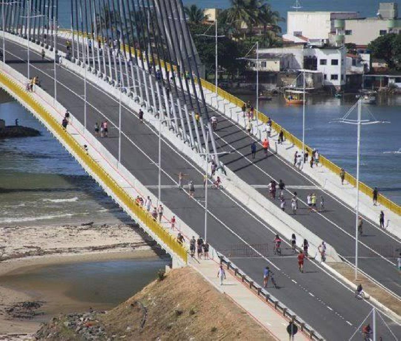 PONTE JORGE AMADO: "RESPONSABILIDADE DE FISCALIZAR É DA PRE" DIZ SUPERINTENDENTE DA SUTRAN PONTE JORGE AMADO: "RESPONSABILIDADE DE FISCALIZAR É DA PRE" DIZ SUPERINTENDENTE DA SUTRAN