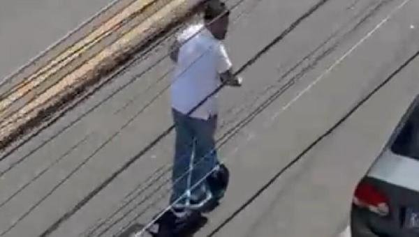 APÓS VALDERICO JÚNIOR SER FLAGRADO EM PATINETE NO BAIRRO DA CONQUISTA, PREFEITURA ESCLARECE QUE EQUIPAMENTO FAZ PARTE DE TESTE DA EMPRESA JET