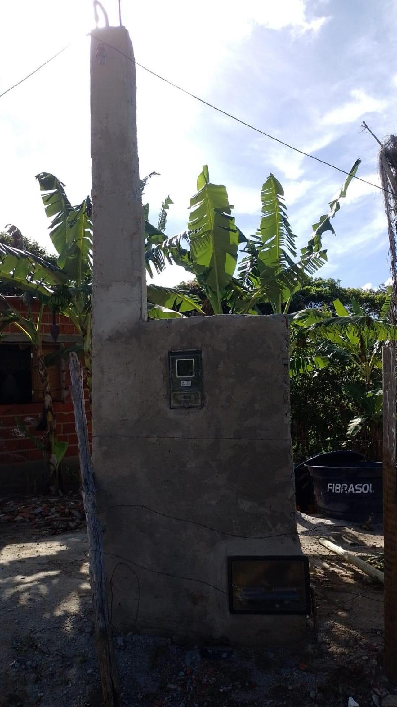 MORADORA DE ILHÉUS DENUNCIA ESPERA DE 3 MESES POR LIGAÇÃO DE ENERGIA ELÉTRICA