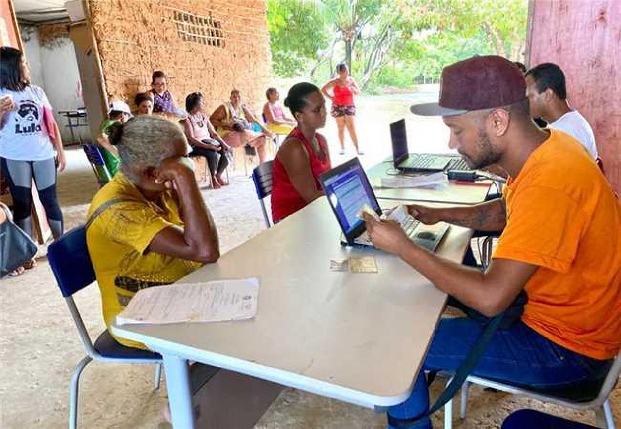 PREFEITURA DE ILHÉUS REALIZA ATUALIZAÇÃO CADASTRAL DO BOLSA FAMÍLIA A PARTIR DO DIA 25 DE FEVEREIRO PREFEITURA DE ILHÉUS REALIZA ATUALIZAÇÃO CADASTRAL DO BOLSA FAMÍLIA A PARTIR DO DIA 25 DE FEVEREIRO