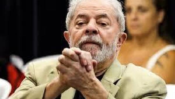 APÓS DECISÃO DO STF, JUIZ MANDA SOLTAR LULA