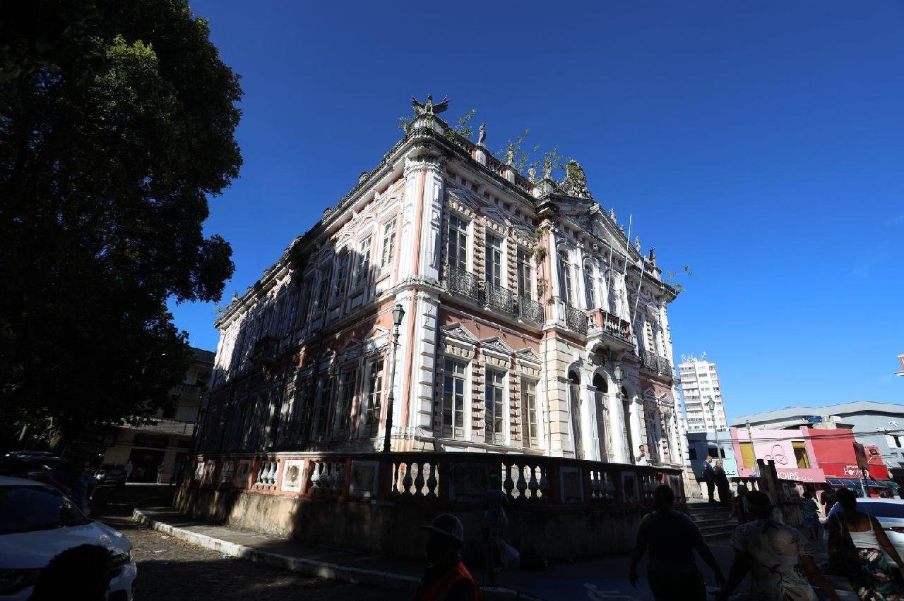 PREFEITURA DE ILHÉUS ESTENDE HORÁRIO DE ATENDIMENTO NO SETOR DE TRIBUTOS PREFEITURA DE ILHÉUS ESTENDE HORÁRIO DE ATENDIMENTO NO SETOR DE TRIBUTOS