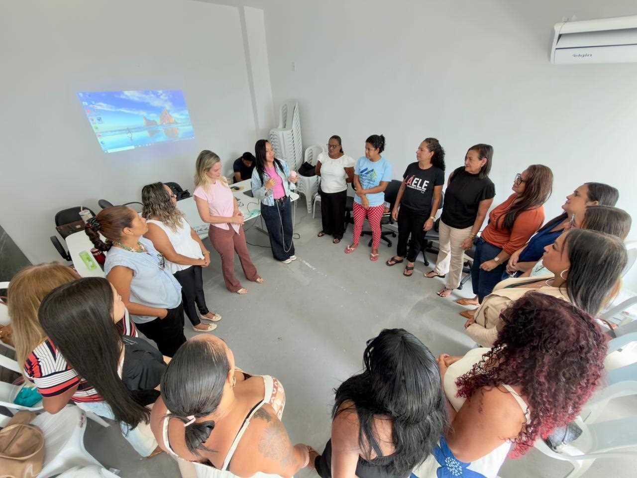 FORMAÇÃO PREPARA EQUIPES DOS CRAS PARA ACOMPANHAR FAMÍLIAS NA PRIMEIRA INFÂNCIA EM ILHÉUS