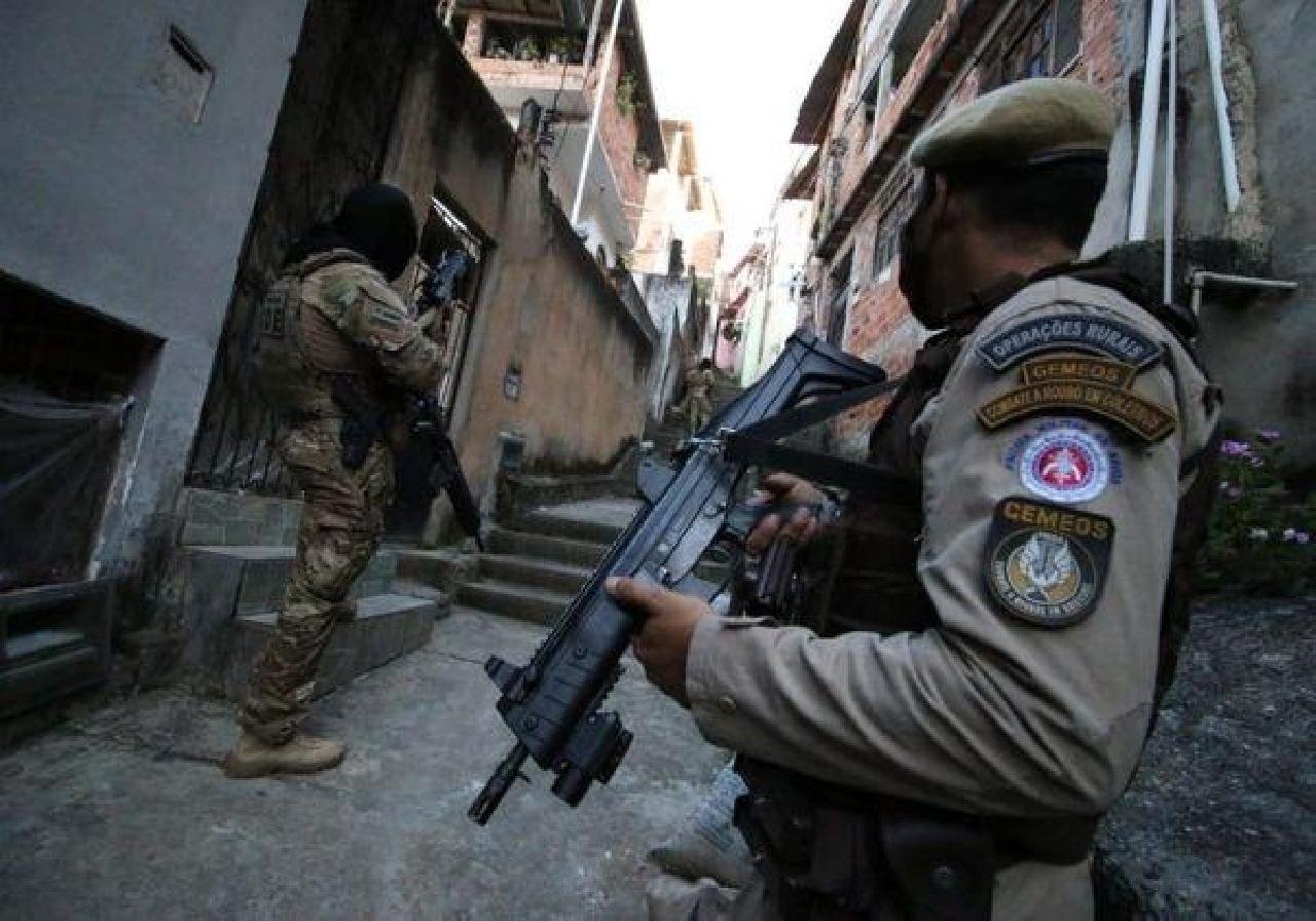 OPERAÇÃO PRENDE 14 E BLOQUEIA R$ 135 MILHÕES DO NARCOTRÁFICO EM SALVADOR