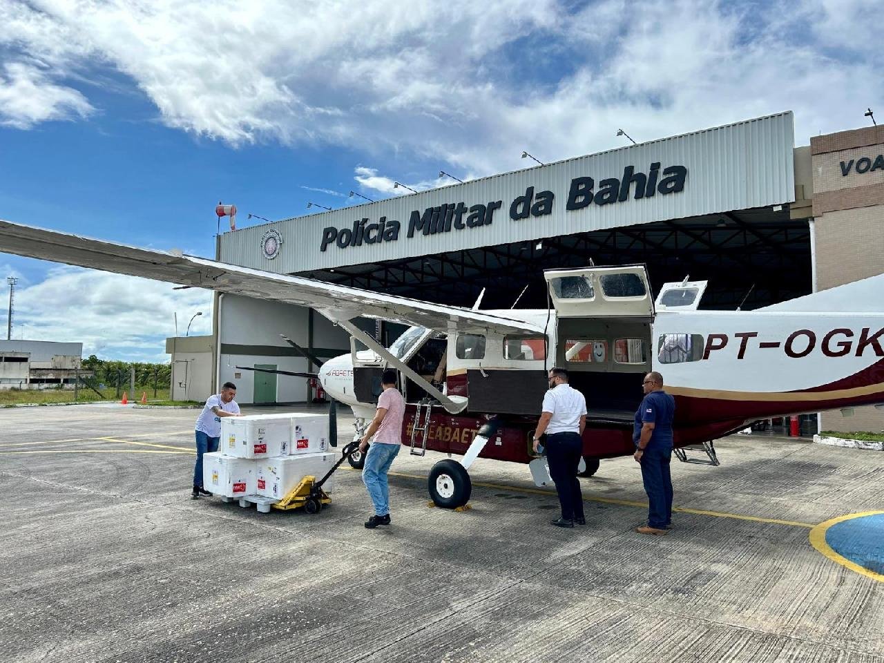 MUNICÍPIOS BAIANOS RECEBEM DOSES REMANEJADAS DA VACINA CONTRA A DENGUE NESTA TERÇA-FEIRA (02) MUNICÍPIOS BAIANOS RECEBEM DOSES REMANEJADAS DA VACINA CONTRA A DENGUE NESTA TERÇA-FEIRA (02)