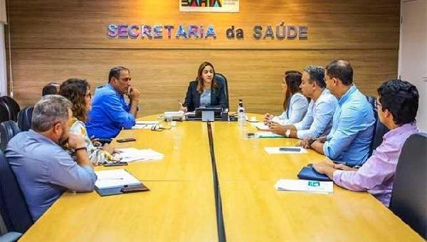 NA SESAB, PREFEITO E VICE-PREFEITO ANUNCIAM CONSTRUÇÃO DE NOVAS UNIDADES BÁSICAS DE SAÚDE EM ILHÉUS 