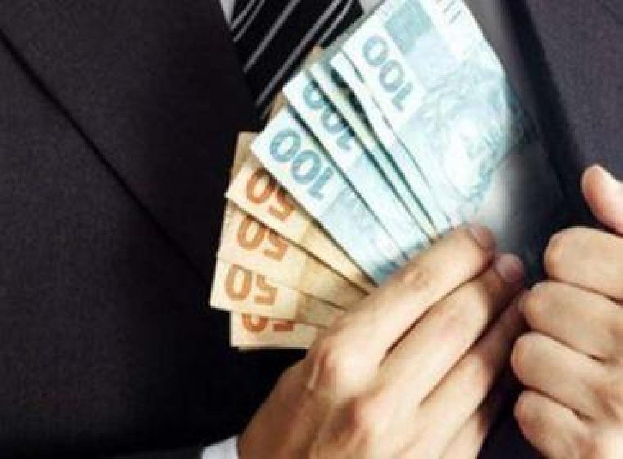 OPERAÇÃO NA BAHIA E EM OUTROS TRÊS ESTADOS COMBATE ESQUEMA QUE SONEGOU R$ 6,5 MILHÕES OPERAÇÃO NA BAHIA E EM OUTROS TRÊS ESTADOS COMBATE ESQUEMA QUE SONEGOU R$ 6,5 MILHÕES