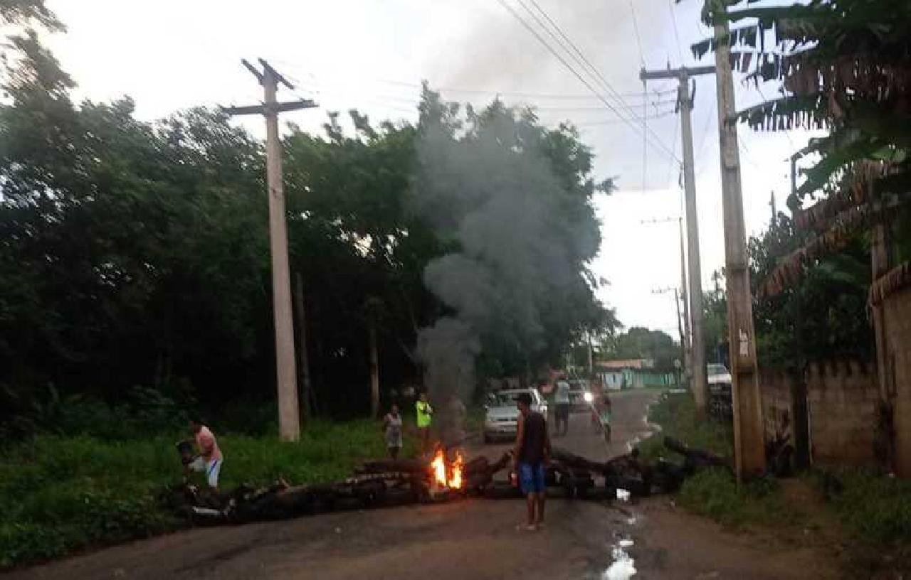 MANUTENÇÃO DA BR-251 NO TRECHO ILHÉUS-BUERAREMA É AGENDADA PELA SEINFRA-BA MANUTENÇÃO DA BR-251 NO TRECHO ILHÉUS-BUERAREMA É AGENDADA PELA SEINFRA-BA