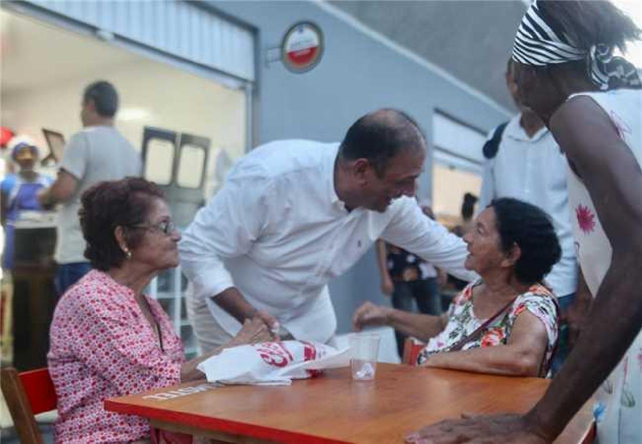 MARÃO ENTREGA REFORMA E MODERNIZAÇÃO DA PRAÇA CASTRO ALVES 