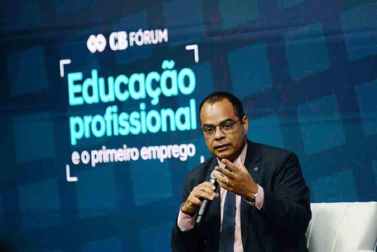 MAGNO LAVIGNE ANUNCIA FILIAÇÃO AO PARTIDO REDE SUSTENTABILIDADE E PRÉ-CANDIDATURA A DEPUTADO ESTADUAL