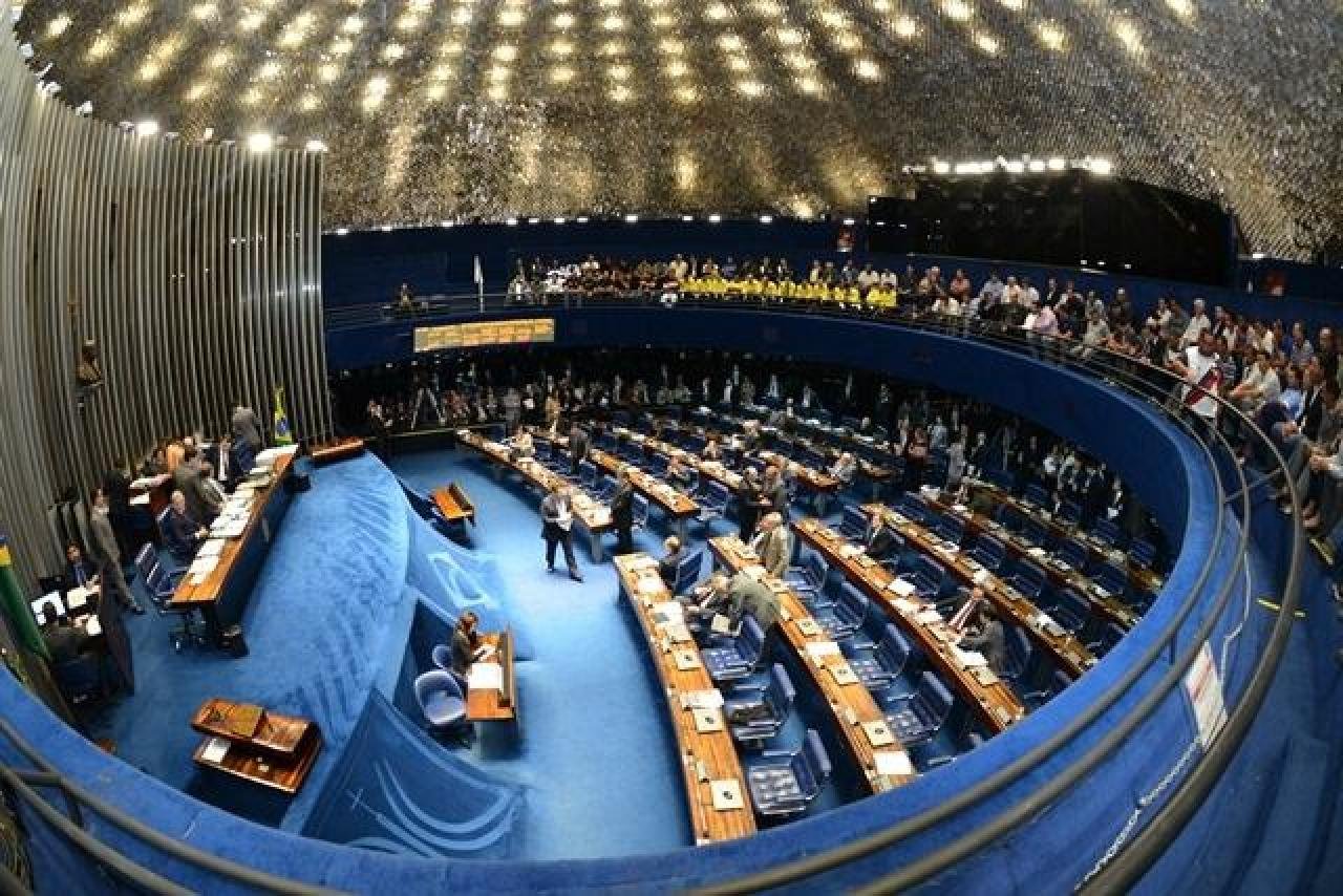 EM QUATRO MESES, DEPUTADOS GASTAM R$ 2 MILHÕES EM VIAGENS OFICIAIS EM QUATRO MESES, DEPUTADOS GASTAM R$ 2 MILHÕES EM VIAGENS OFICIAIS