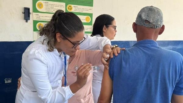 ILHÉUS RECEBE VACINA PNEUMO 20 E AMPLIA PROTEÇÃO DE IDOSOS E CRIANÇAS