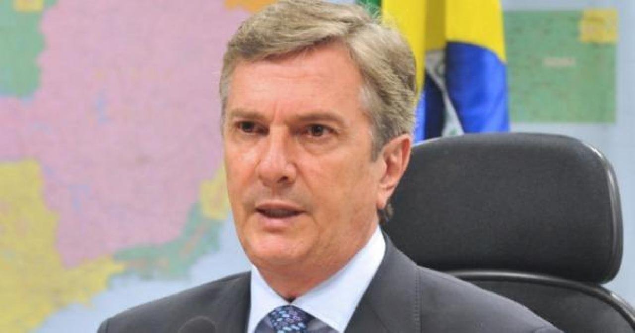FERNANDO COLLOR É ALVO DE OPERAÇÃO DA POLÍCIA FEDERAL FERNANDO COLLOR É ALVO DE OPERAÇÃO DA POLÍCIA FEDERAL