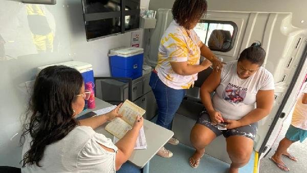 ACESSO À VACINAÇÃO É AMPLIADA COM AÇÃO ITINERANTE EM BAIRROS  DE ILHÉUS