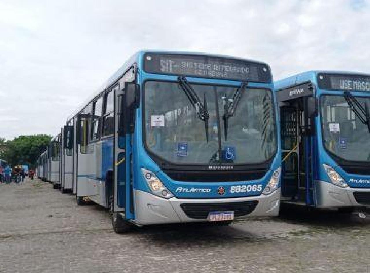 ITABUNA: ÔNIBUS COLETIVOS VOLTAM A RODAR DEPOIS DE 11 MESES ITABUNA: ÔNIBUS COLETIVOS VOLTAM A RODAR DEPOIS DE 11 MESES